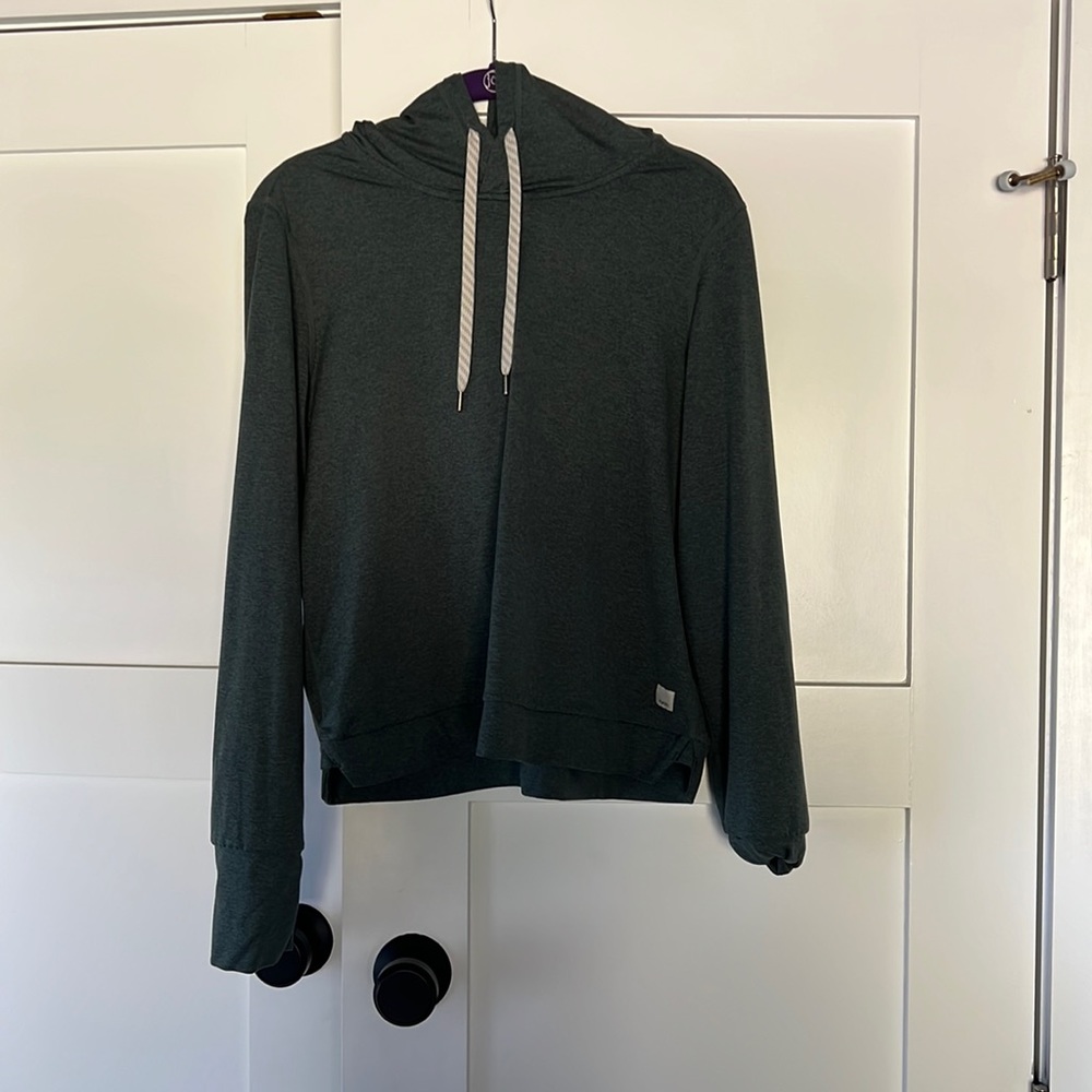 Womens Vuori hooded pullover